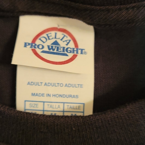 Mens medium avengers logo T shirt - Picture 3 of 3